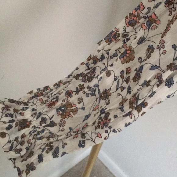 Loft NWT Blouse Floral Print XS - Picture 6 of 7